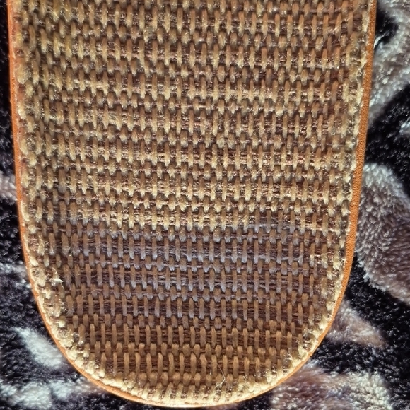 Coral Ruffle Slide Sandals ByChance - Picture 5 of 5